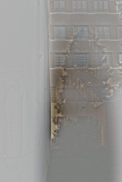 Same image as above with the sandstone wall over-expose and the grass lost in an over-exposed white fog